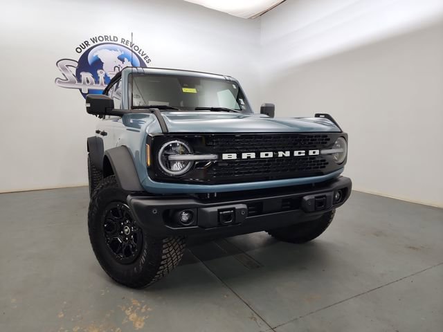 Used 2023 Ford Bronco Wildtrak image 3