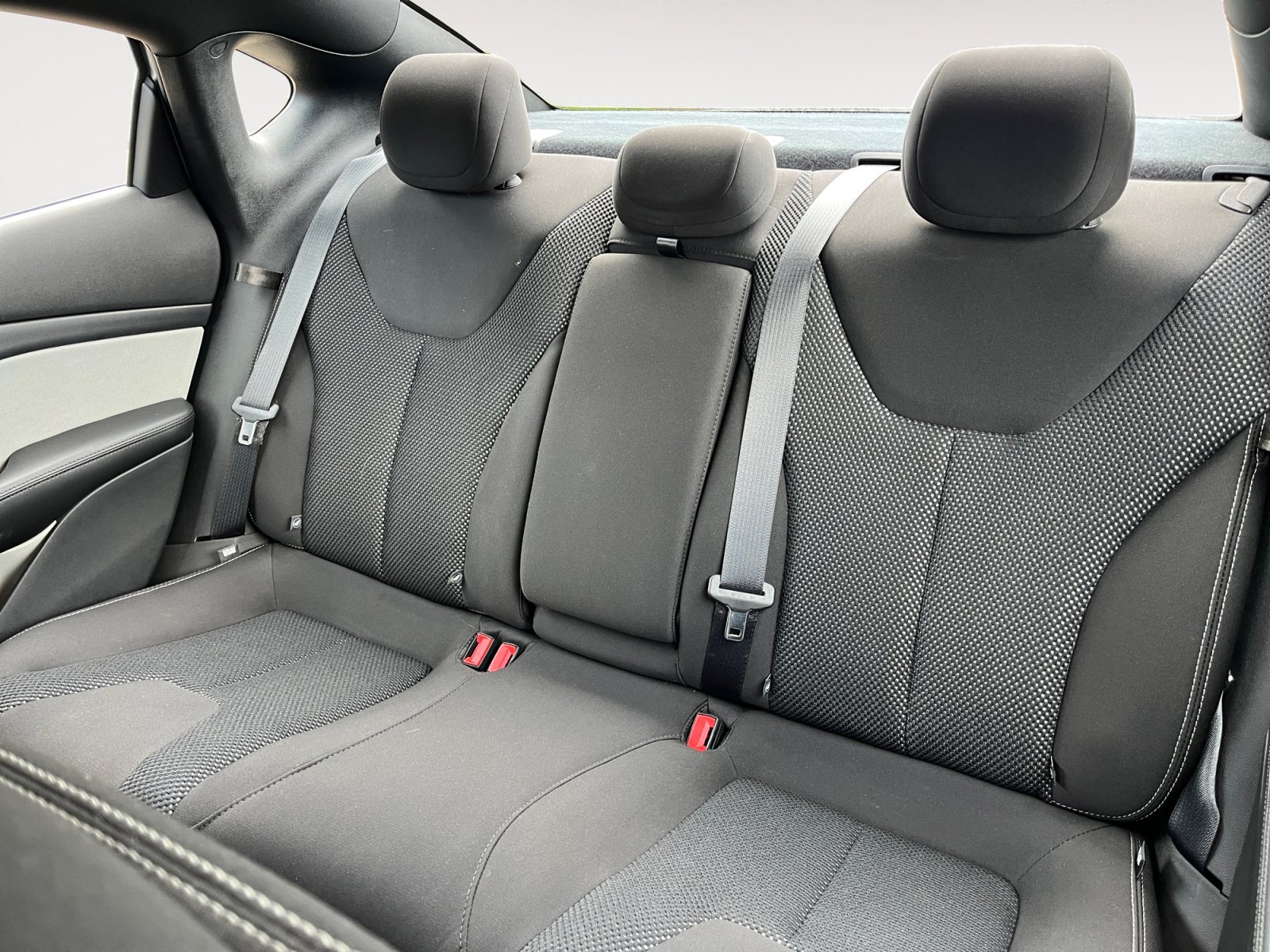Used 2015 Dodge Dart SXT w/ Sun/Sound Group FWD image 16