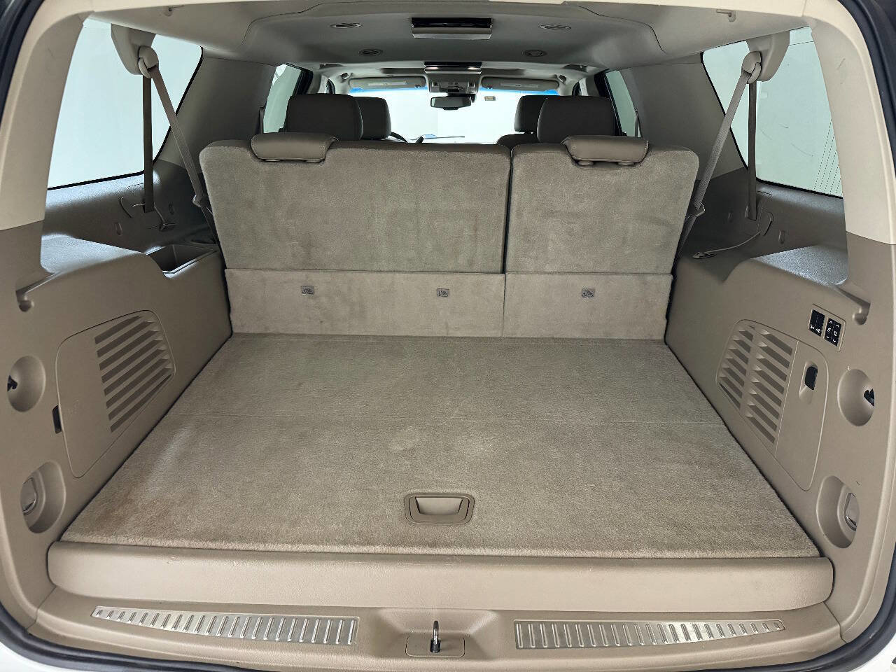 Used 2015 Chevrolet Suburban LTZ image 97