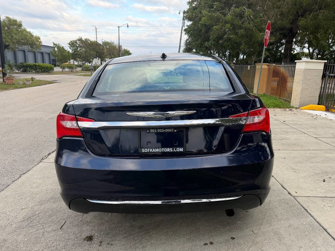 Used 2014 Chrysler 200 LX image 8