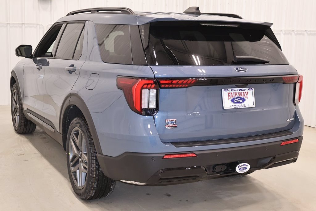 New 2026 Ford Explorer ST-Line w/ ST-Line Street Pack AWD/4WD image 7