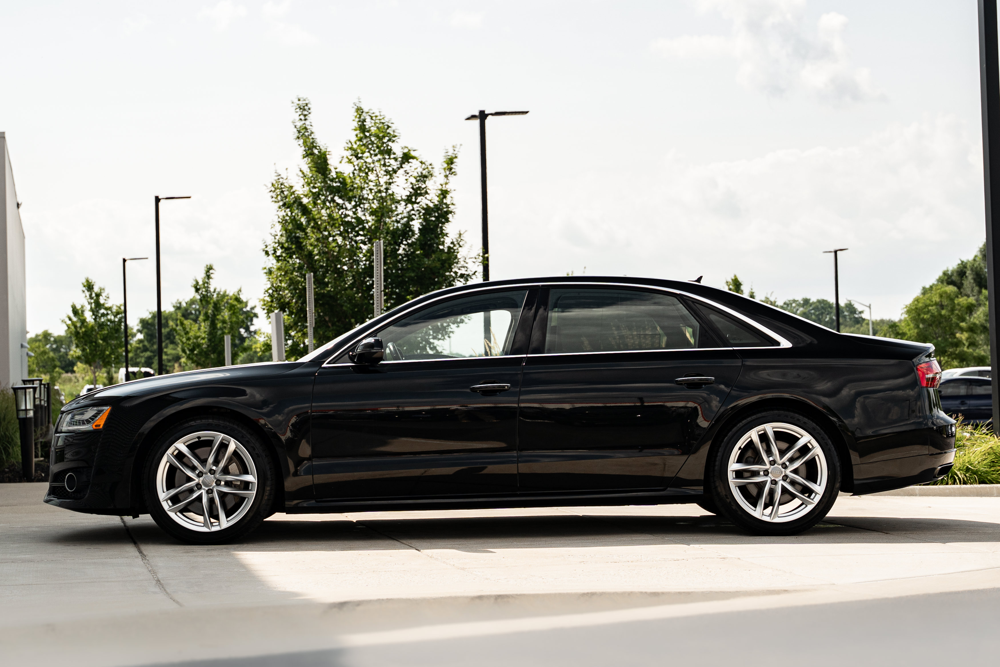 Used 2017 Audi A8 L 4.0T w/ Driver Assistance Package AWD/4WD image 6