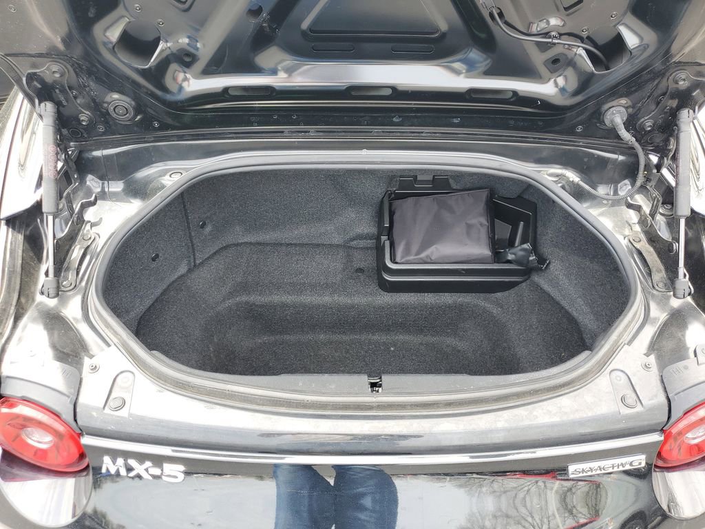 Used 2025 MAZDA MX-5 Miata RF Grand Touring RWD image 23