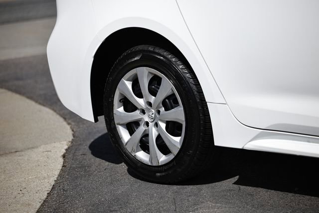 Used 2025 Toyota Corolla LE FWD image 10