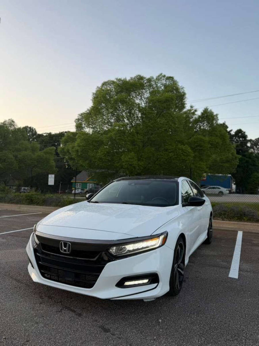 Used 2019 Honda Accord Sport image 3