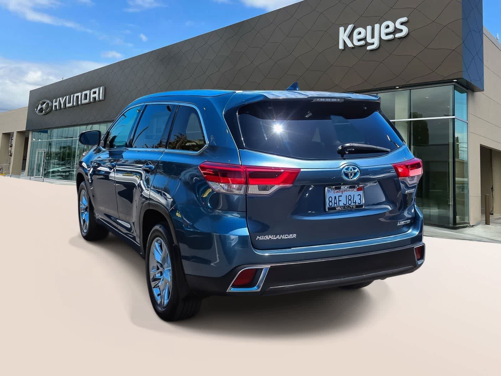 Used 2017 Toyota Highlander Limited AWD/4WD image 7