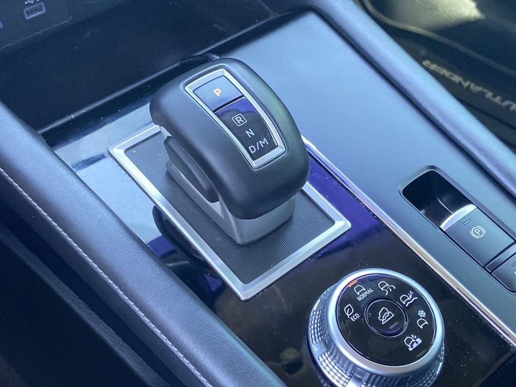 Used 2023 Mitsubishi Outlander SE AWD/4WD image 12