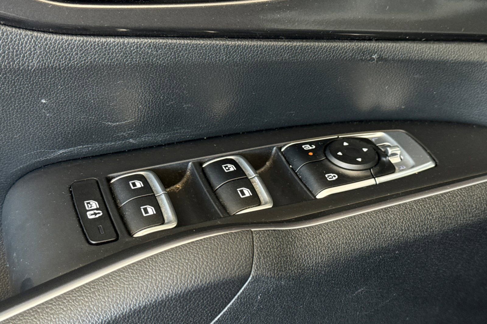 Used 2024 Kia Sorento S image 13
