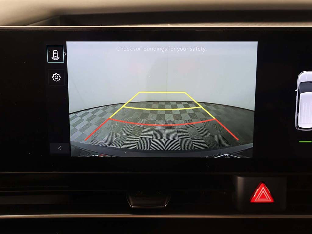 Used 2025 Kia Carnival FWD image 43