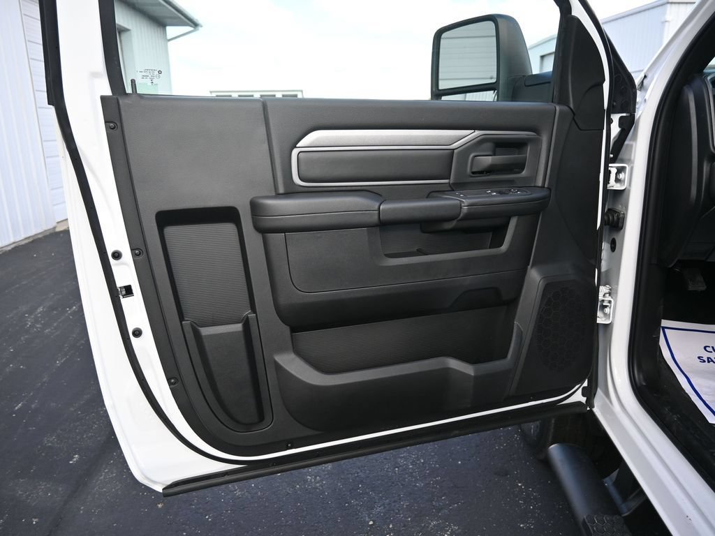 New 2025 RAM 2500 Tradesman AWD/4WD image 16