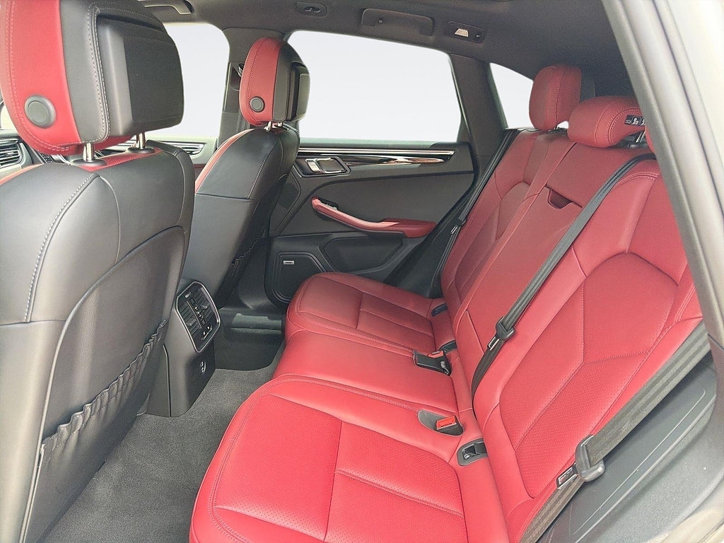 Used 2022 Porsche Macan AWD/4WD image 27
