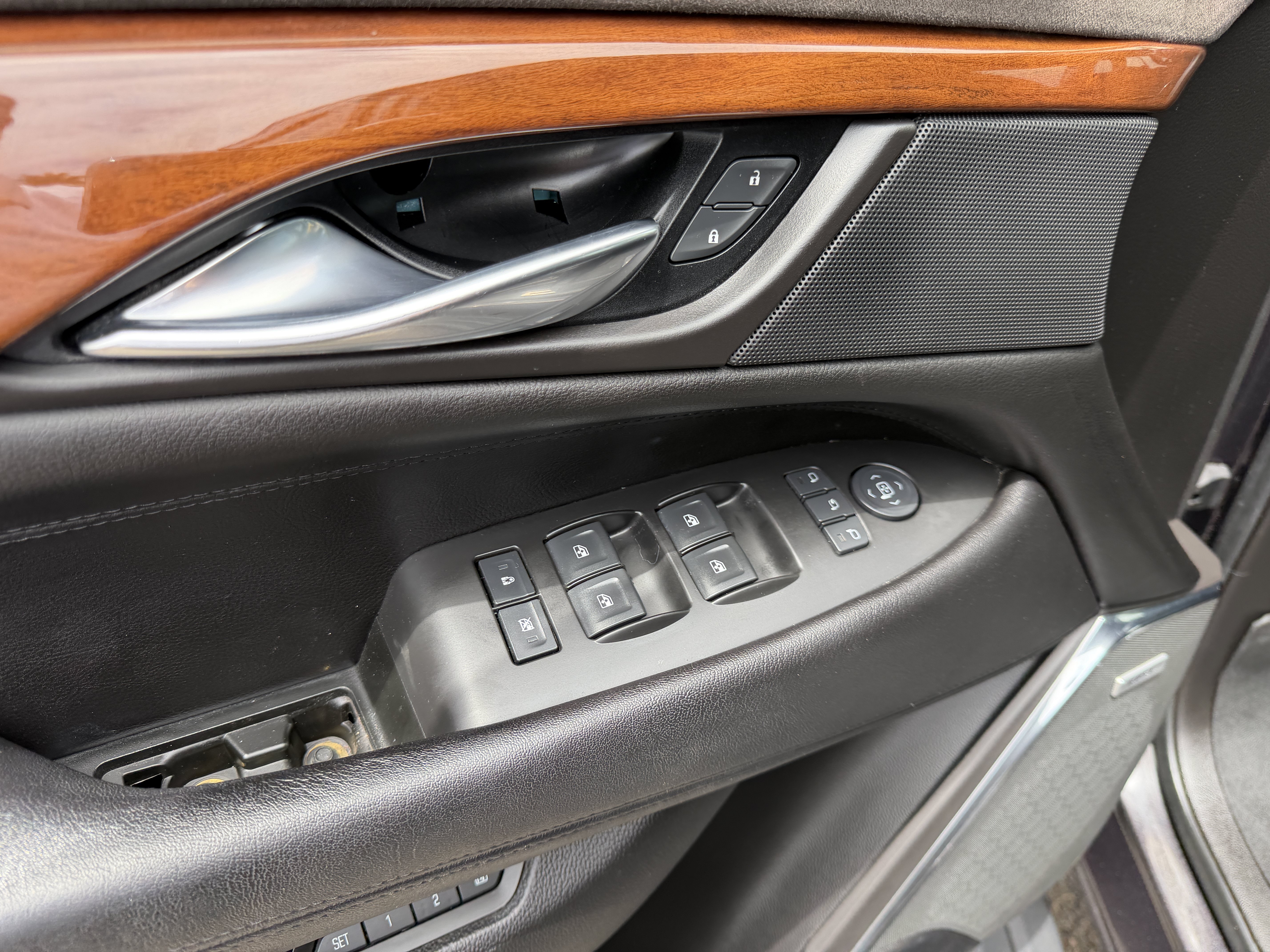 Used 2016 Cadillac Escalade ESV Premium AWD/4WD image 24