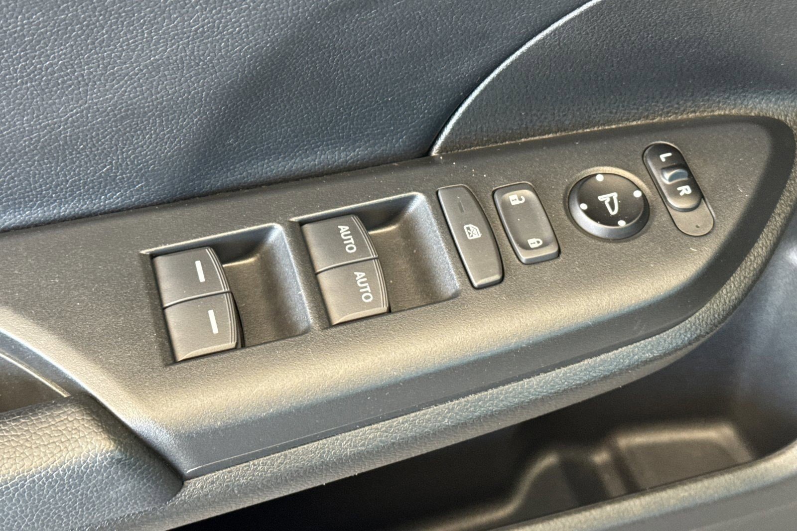 Used 2017 Honda Civic Touring image 13