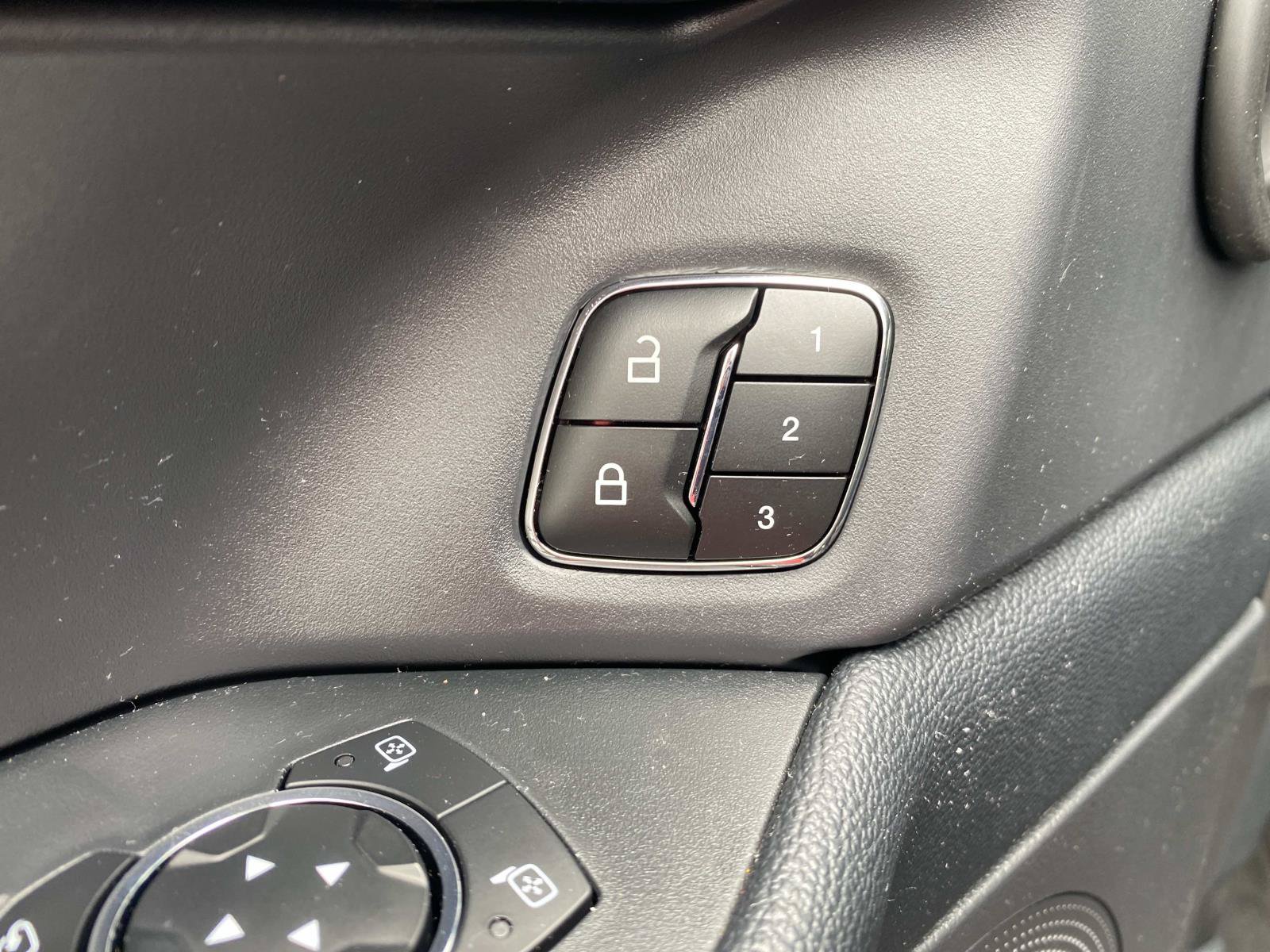 Used 2023 Ford Expedition XLT AWD/4WD image 17