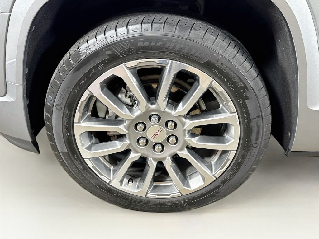 Used 2023 GMC Acadia Denali w/ Denali Ultimate Package FWD image 42