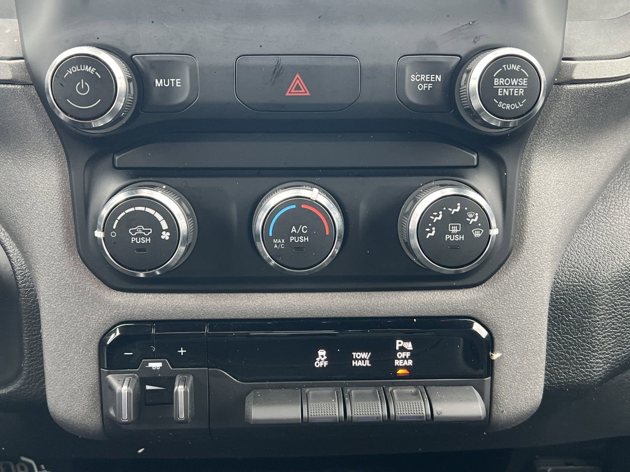 Used 2024 RAM 2500 Tradesman w/ Chrome Appearance Group image 6