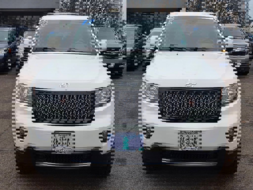 Used 2012 Jeep Grand Cherokee Altitude image 3