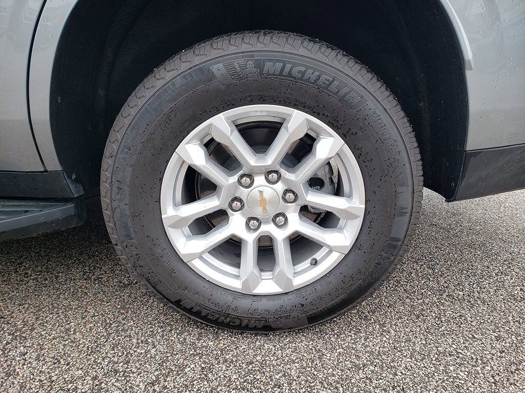 Used 2025 Chevrolet Tahoe LS image 15