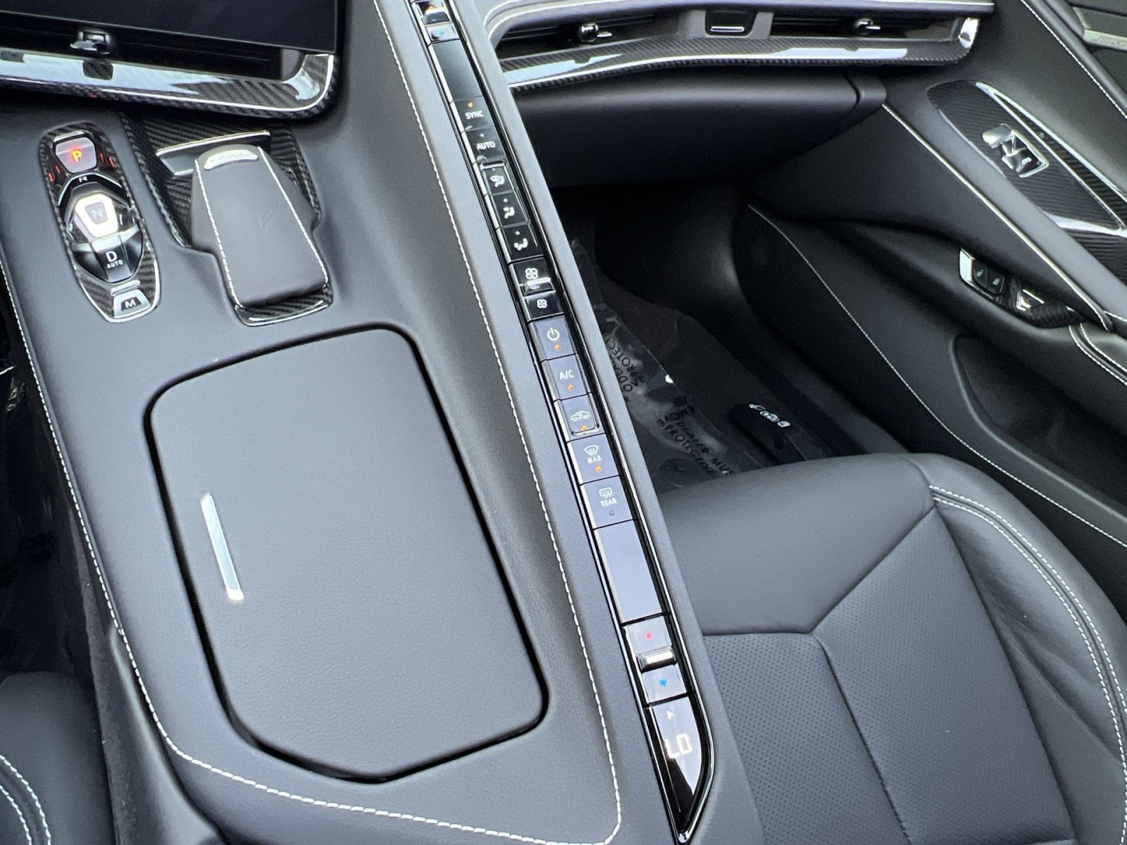 Used 2024 Chevrolet Corvette Stingray Coupe w/ Z51 Performance Package RWD image 19