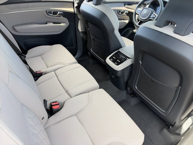 New 2027 Volvo XC90 B5 Plus AWD/4WD image 15
