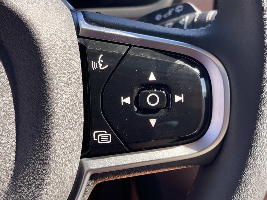 Certified 2026 Volvo XC90 B5 Core AWD/4WD image 32