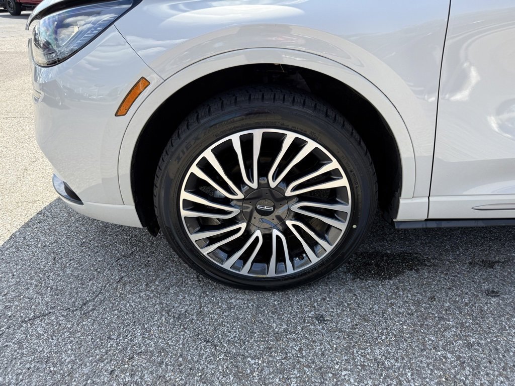 Used 2022 Lincoln Corsair AWD w/ Equipment Group 101A image 33