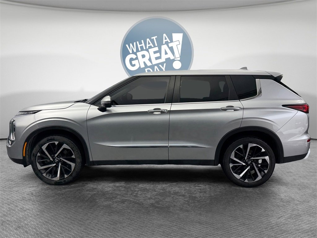 Used 2022 Mitsubishi Outlander SE image 7