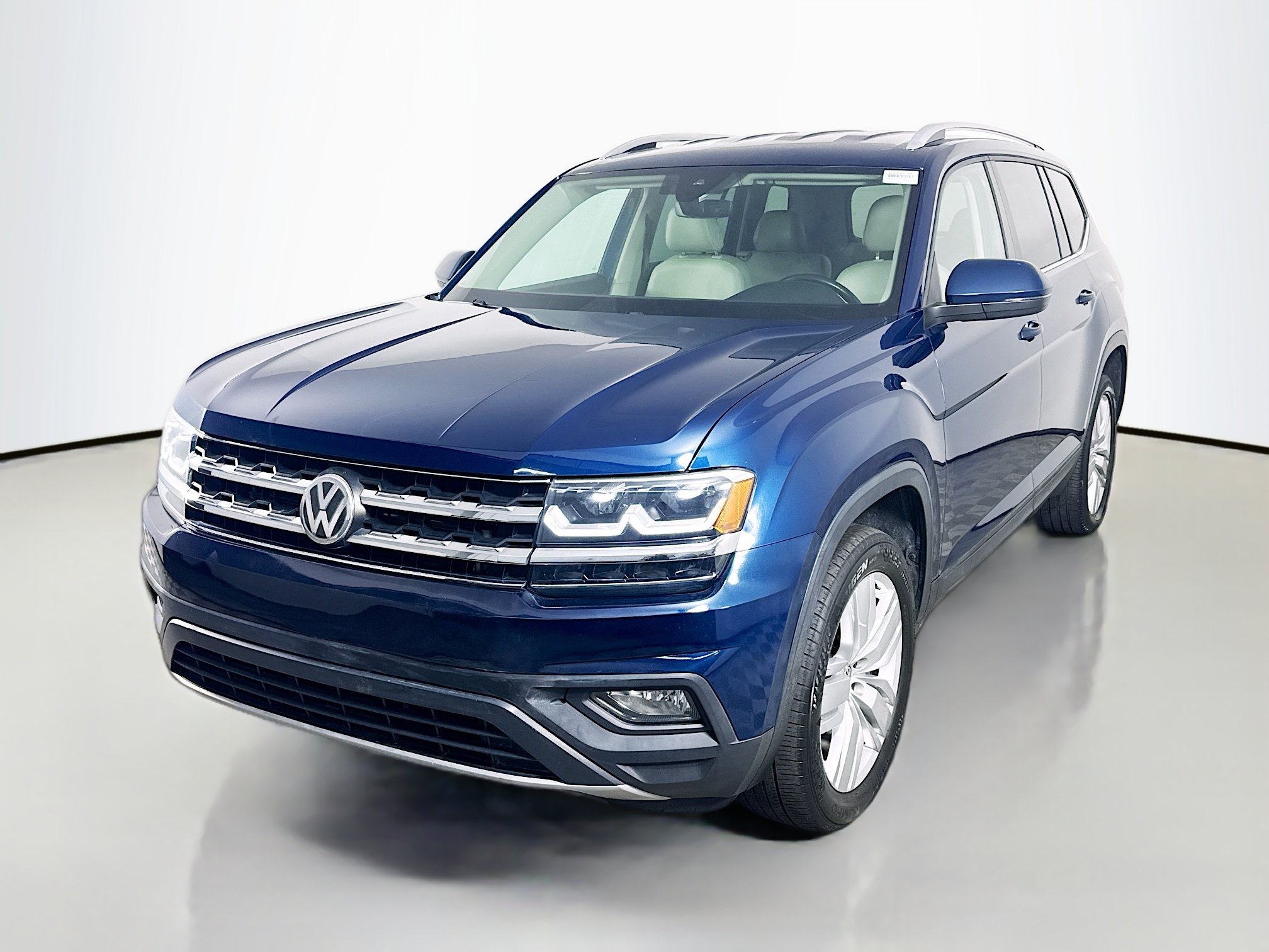 Used 2019 Volkswagen Atlas SE w/ Towing Package FWD image 4