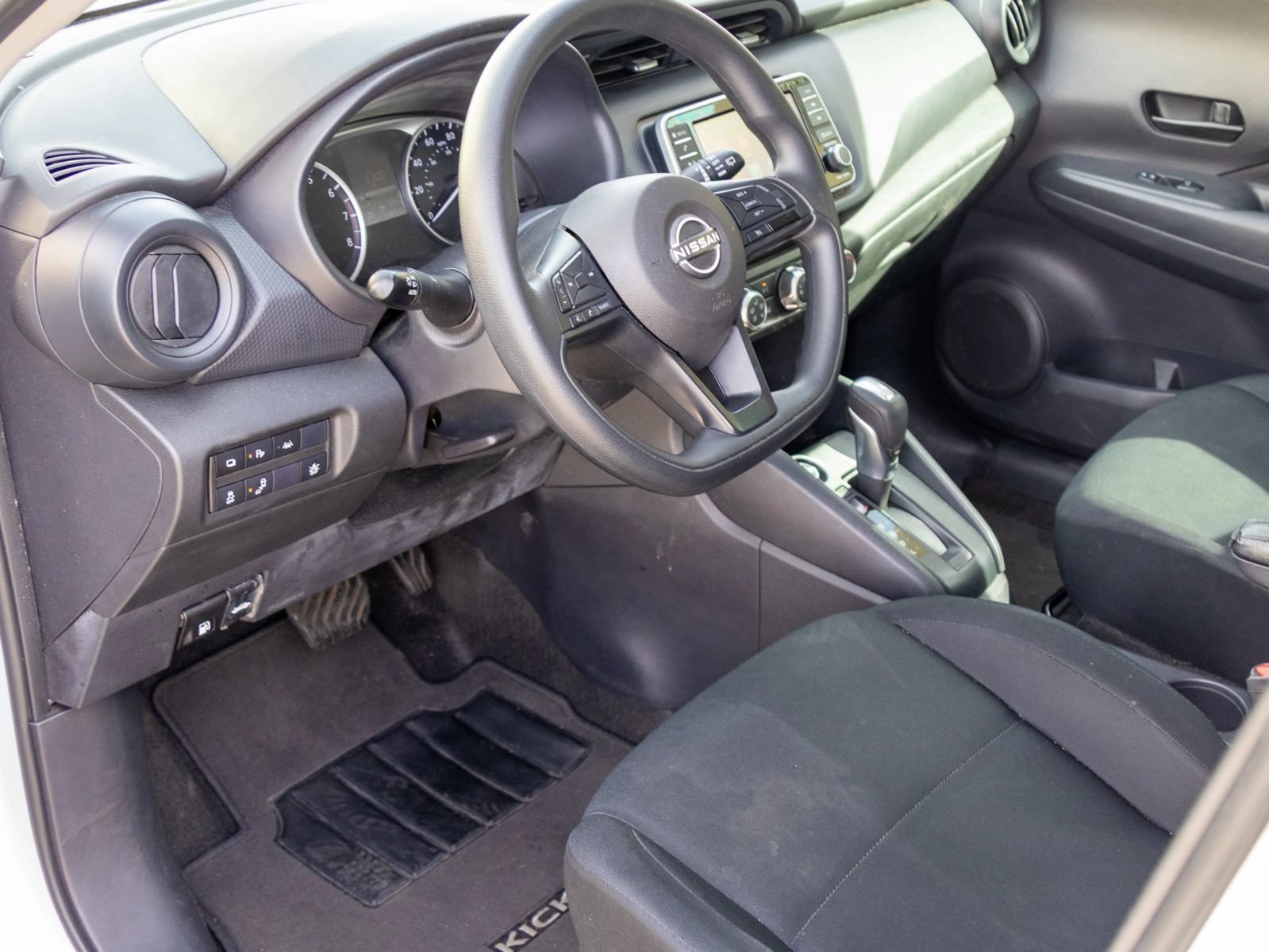 Used 2024 Nissan Kicks S FWD image 9