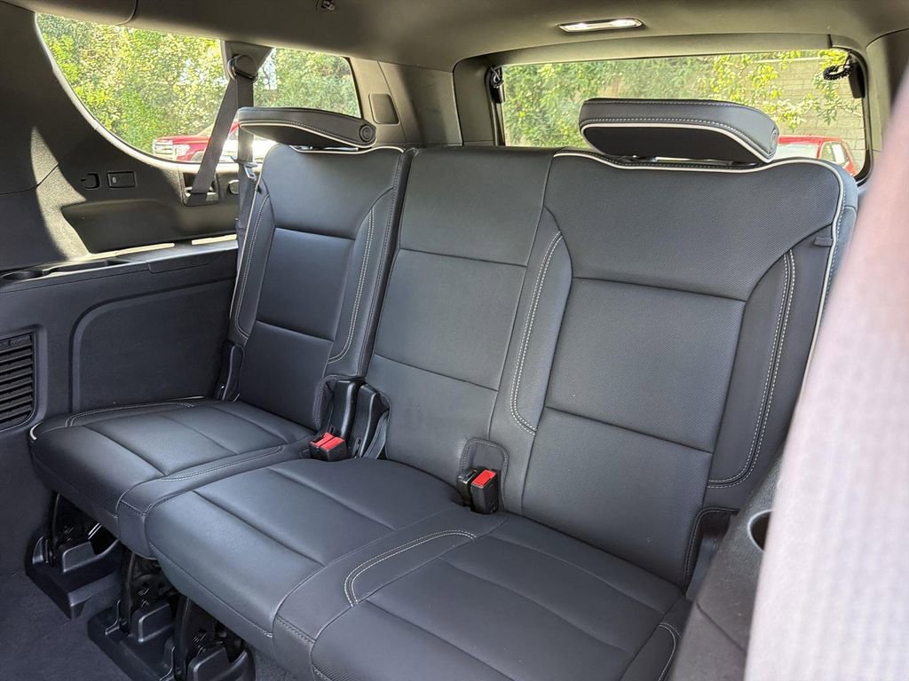 Used 2023 GMC Yukon XL SLT w/ SLT Premium Package AWD/4WD image 28