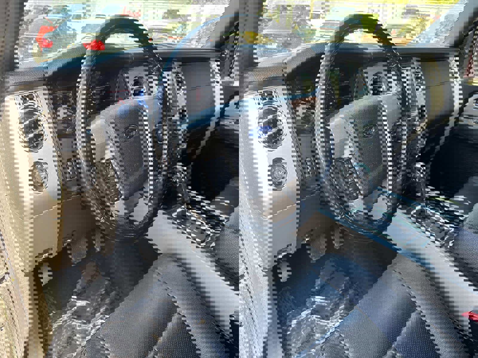 Used 2016 Ford Expedition Limited image 22