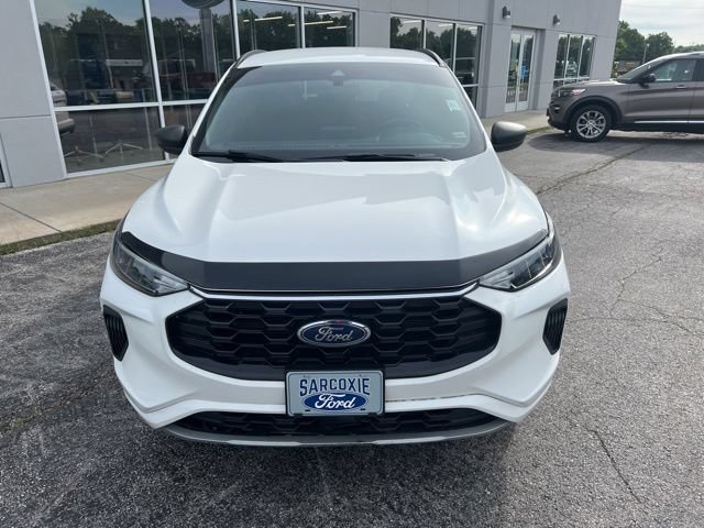 Used 2023 Ford Escape ST-Line w/ Equipment Group 301A FWD image 2