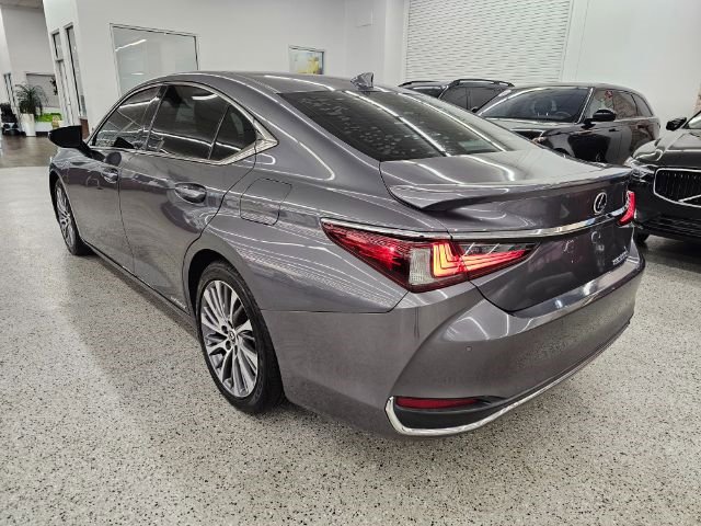 Used 2021 Lexus ES 300h w/ Premium Package image 6