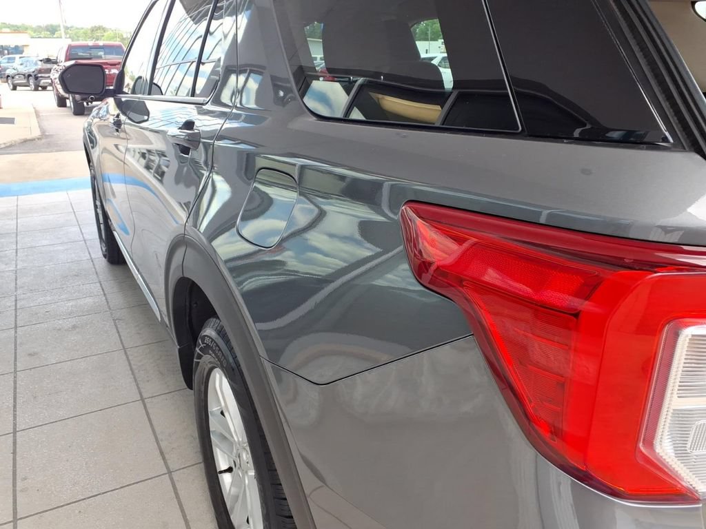Used 2022 Ford Explorer XLT AWD/4WD image 16