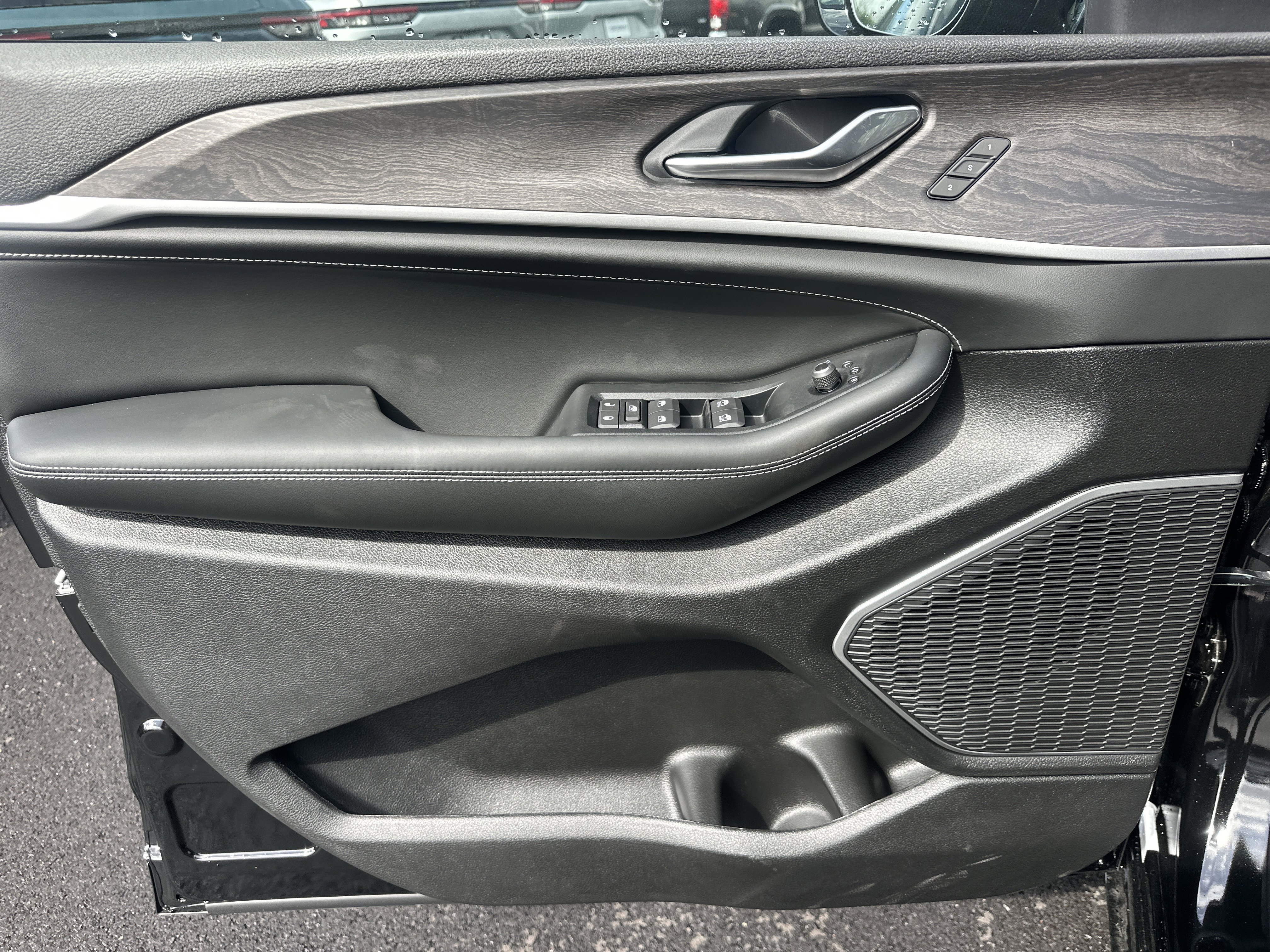 New 2026 Jeep Grand Cherokee L Limited image 25