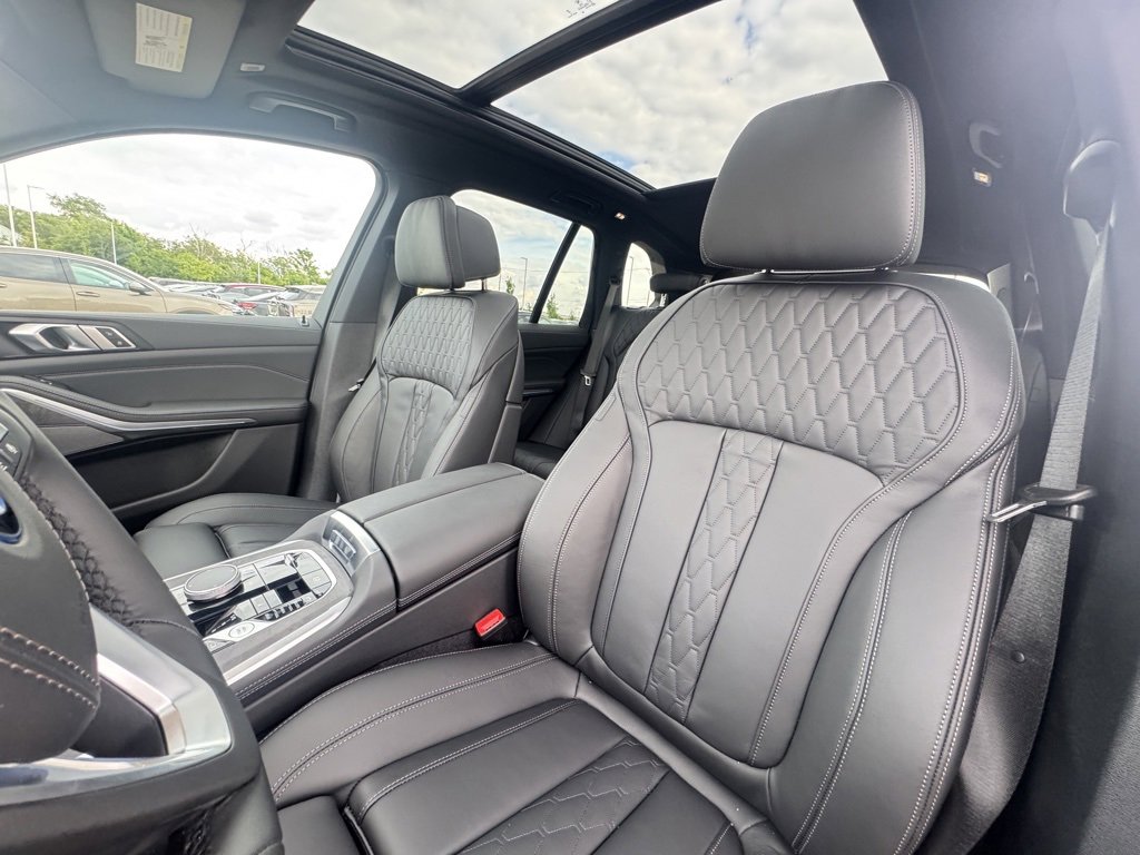 Used 2026 BMW X5 xDrive50e w/ Premium Package image 17