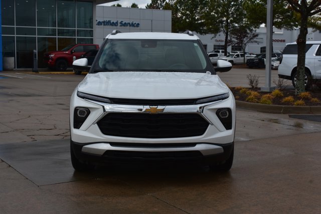 Used 2025 Chevrolet TrailBlazer LT image 2