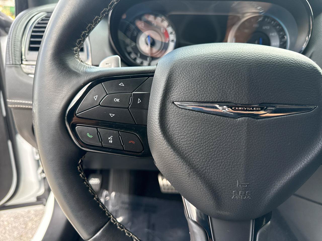 Used 2023 Chrysler 300 C RWD image 17