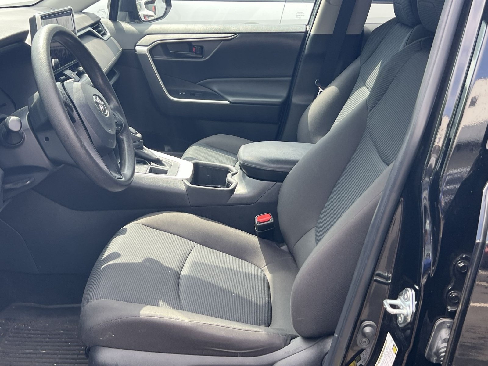 Used 2023 Toyota RAV4 LE AWD/4WD image 11
