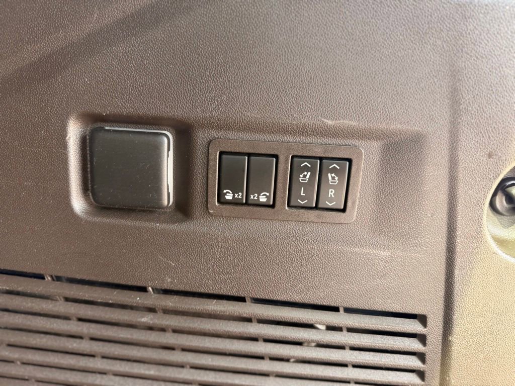 Used 2021 Chevrolet Tahoe Z71 w/ Z71 Off-Road Package image 20