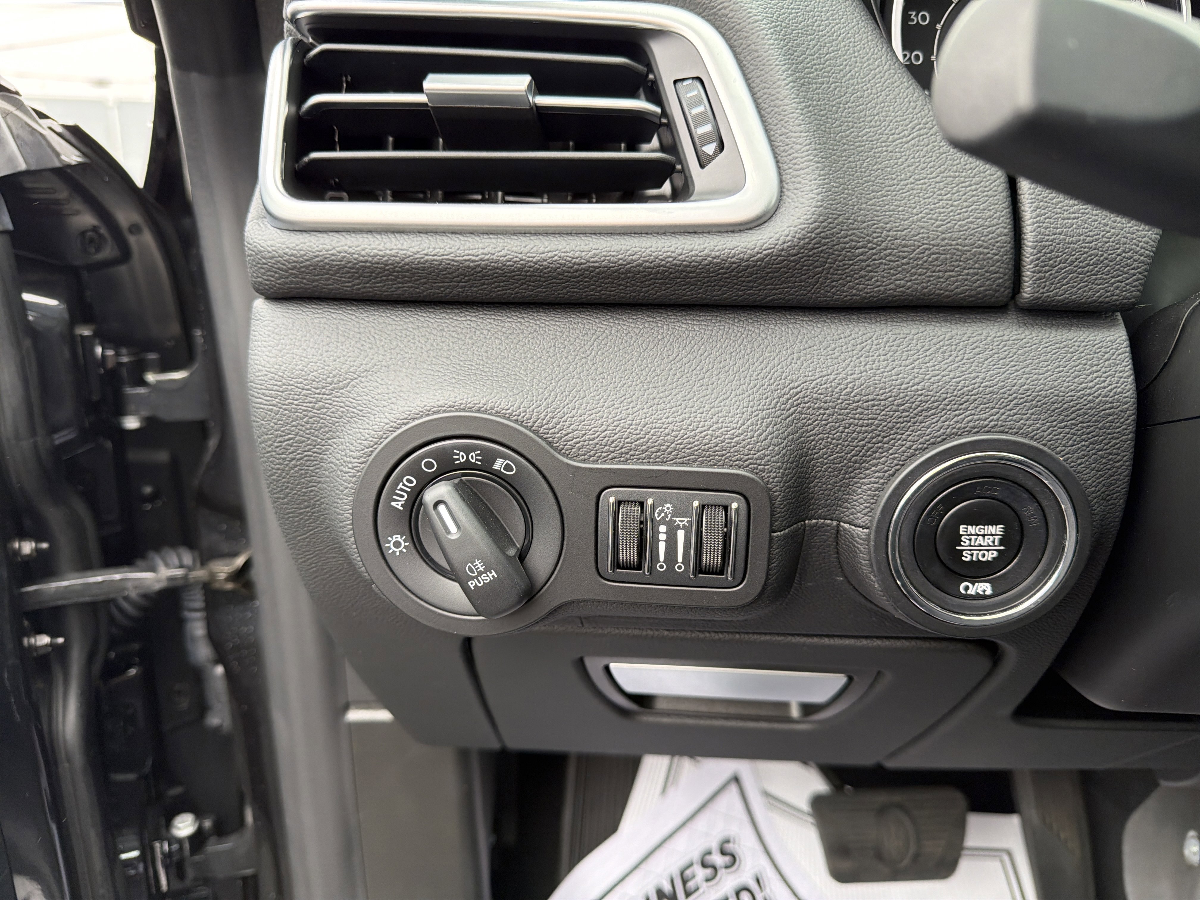 Used 2023 Maserati Ghibli Modena Q4 image 13