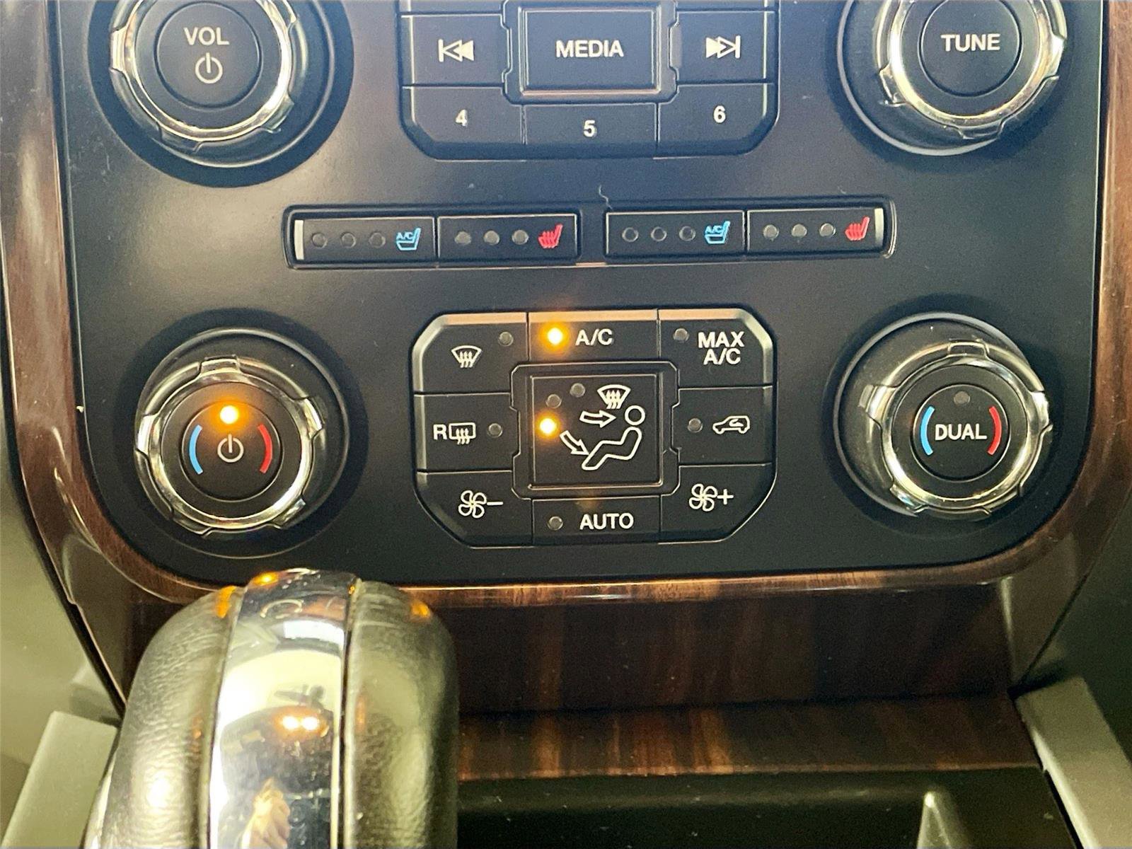 Used 2017 Ford Expedition Max Platinum image 9