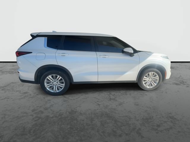 Used 2022 Mitsubishi Outlander ES FWD image 9