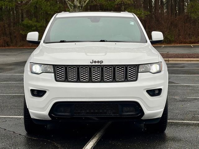 Used 2019 Jeep Grand Cherokee Altitude image 12