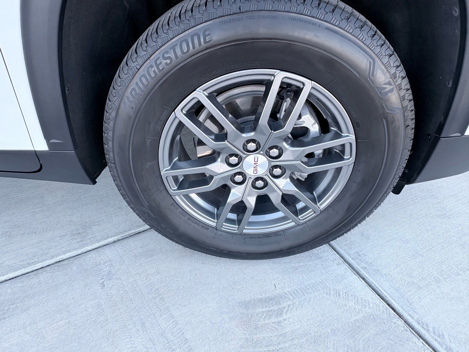 Used 2025 GMC Acadia Elevation image 26