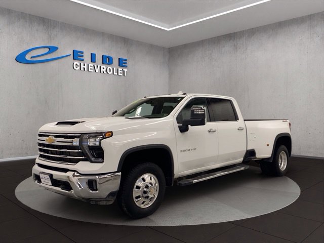 Used 2026 Chevrolet Silverado 3500 LTZ w/ LTZ Convenience Package AWD/4WD image 12