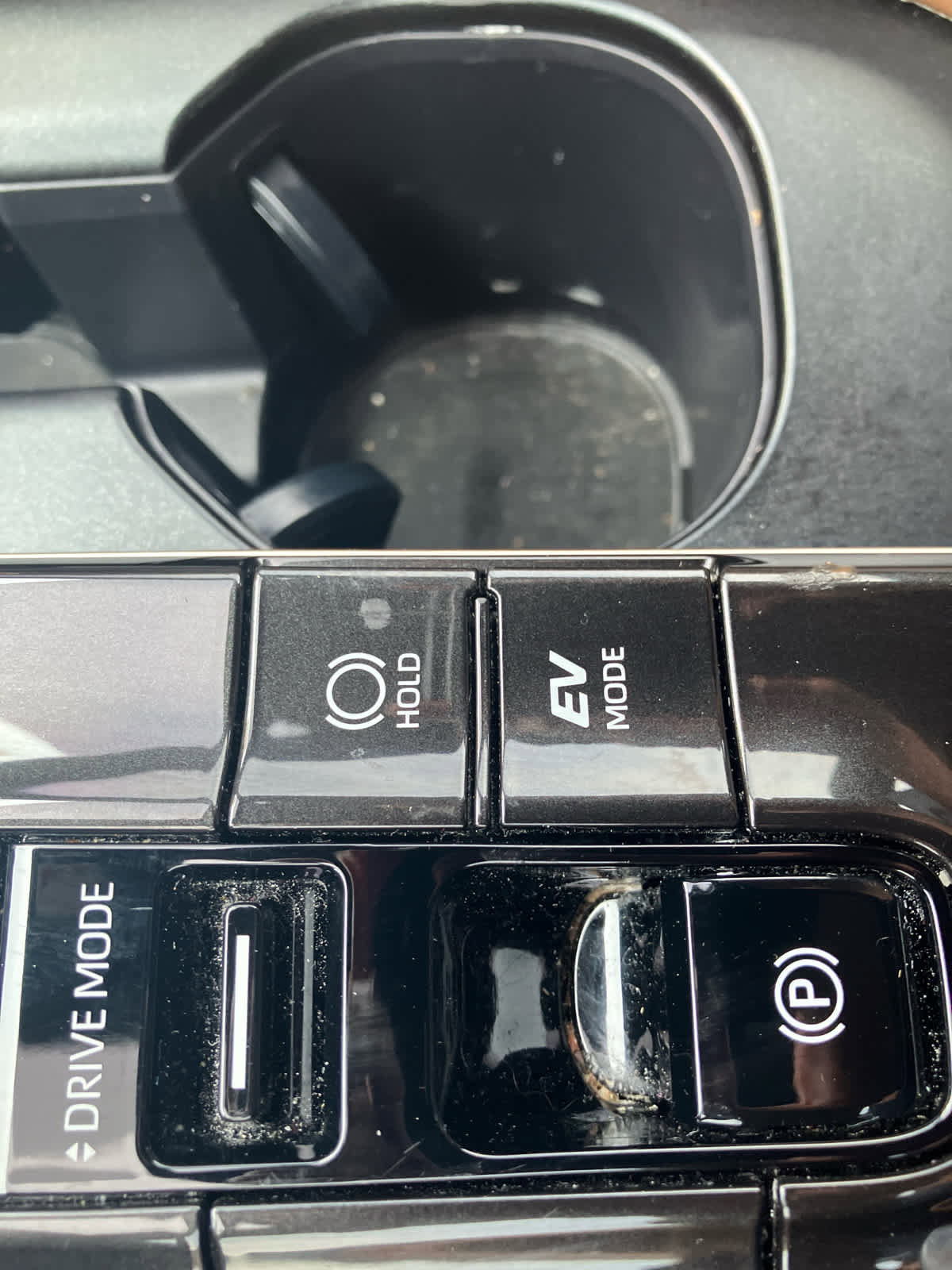 Used 2025 Toyota Crown Limited w/ Advanced Technology Package image 34