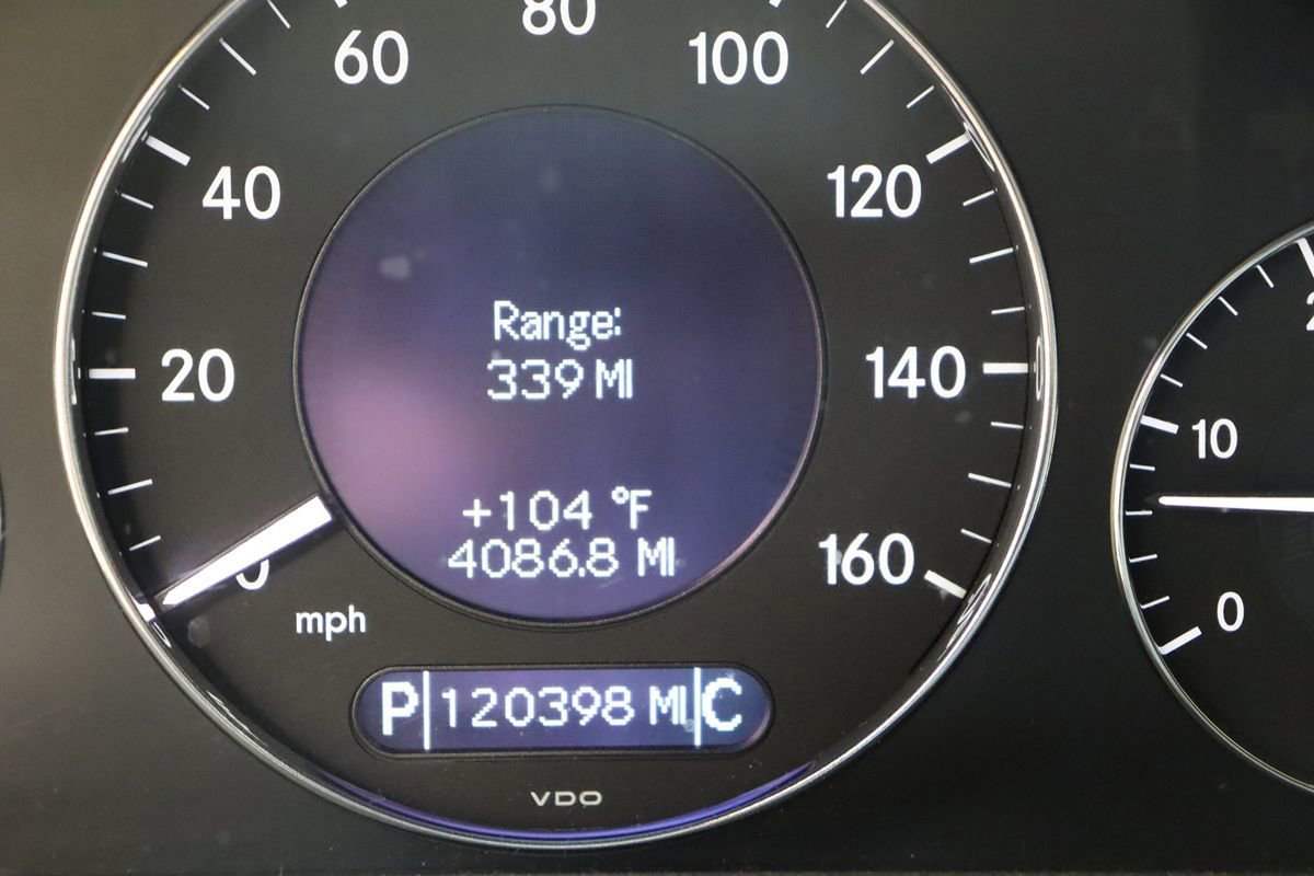 Used 2005 Mercedes-Benz E 320 CDI Sedan image 41