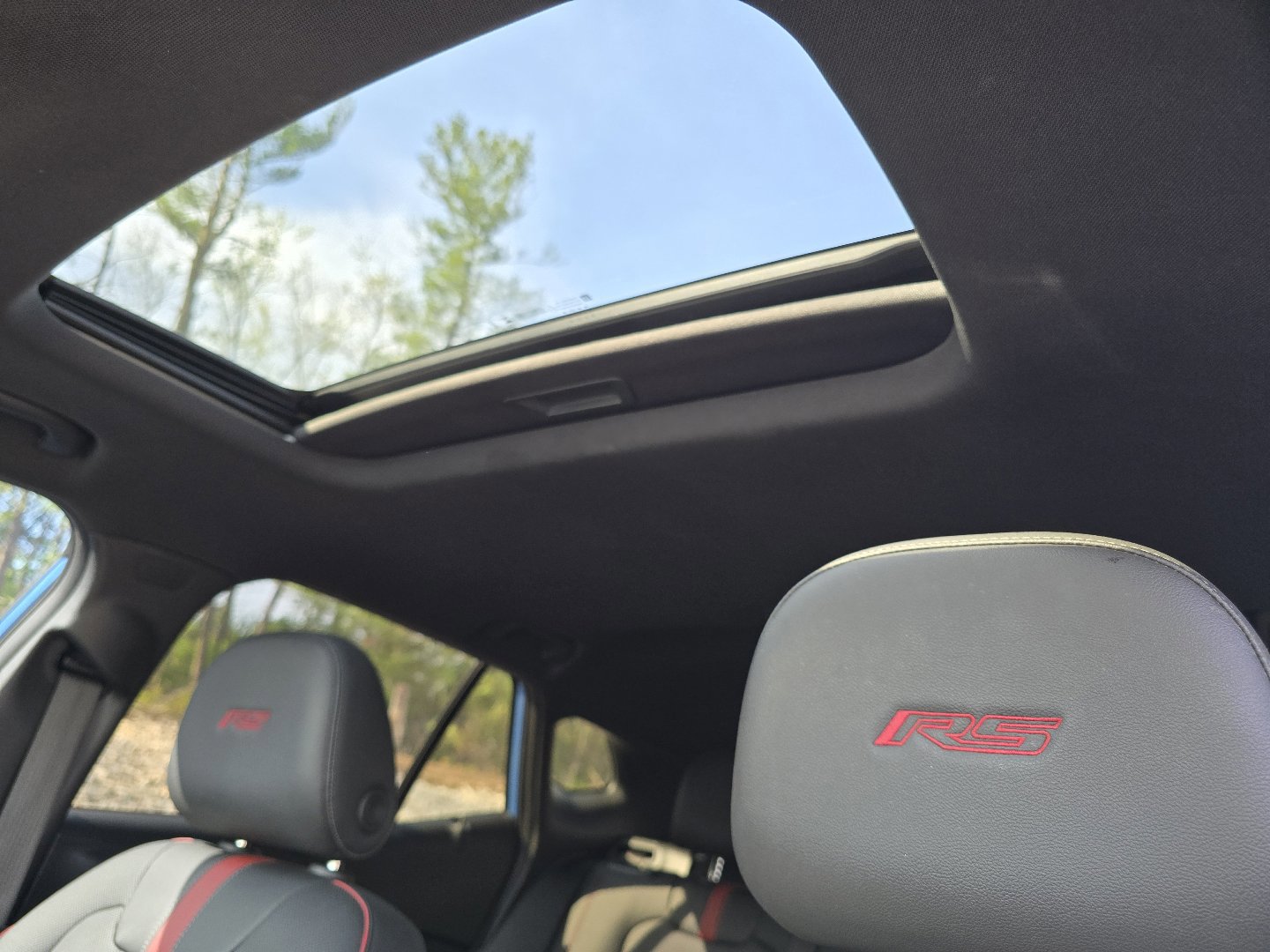 Used 2024 Chevrolet Trax RS w/ Sunroof Package FWD image 3