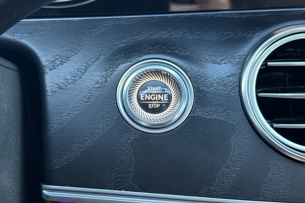 Used 2017 Mercedes-Benz E 300 image 22